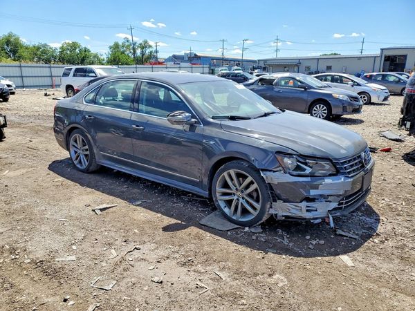 2017 VOLKSWAGEN PASSAT R-Line