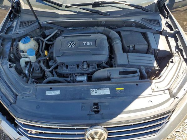 2017 VOLKSWAGEN PASSAT R-Line
