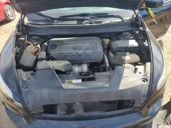 2017 JEEP CHEROKEE — Engine bay