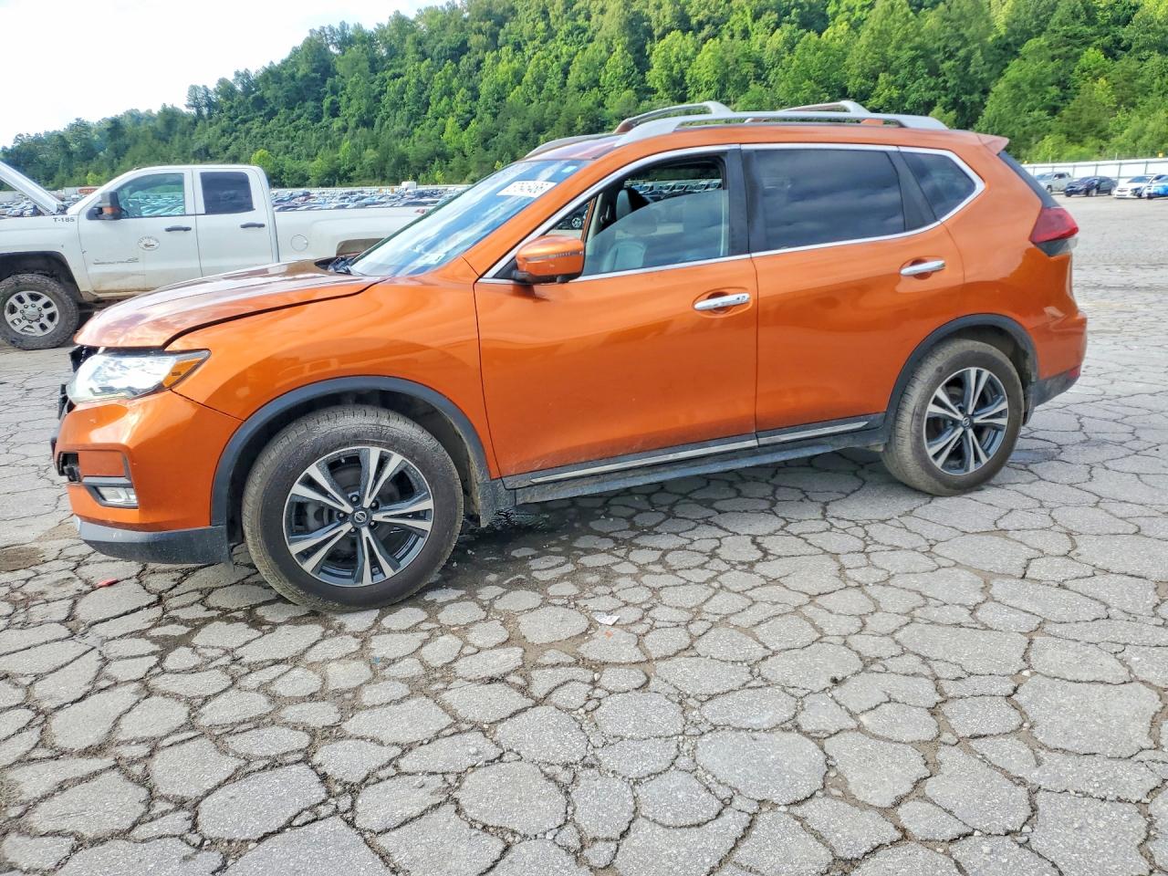 2018 NISSAN ROGUE — Front 3/4