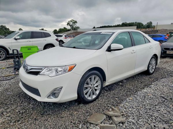 2014 TOYOTA CAMRY