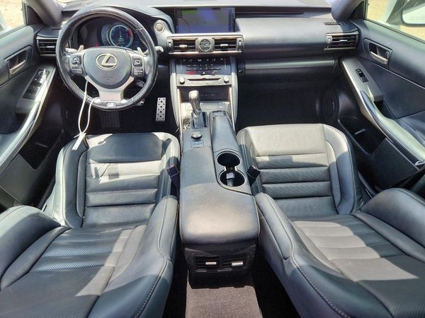 2017 LEXUS IS