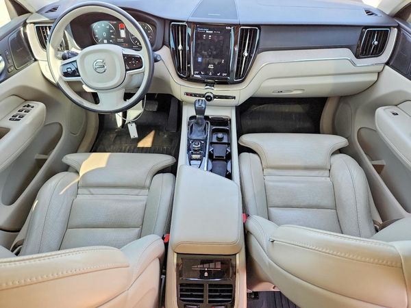 2019 VOLVO XC60 Inscription