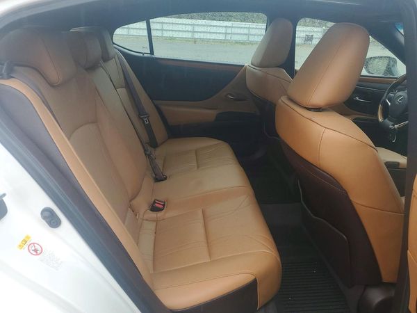 2019 LEXUS ES 350