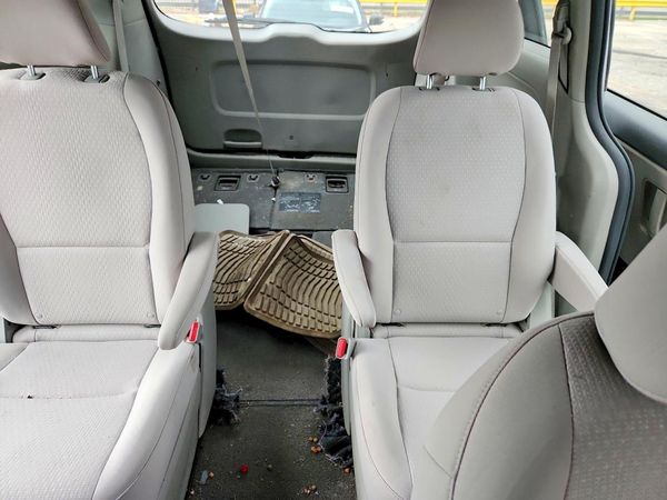 2017 KIA SEDONA L