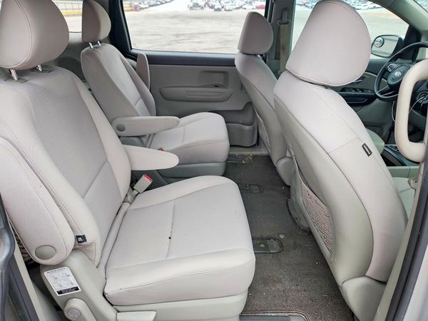 2017 KIA SEDONA L