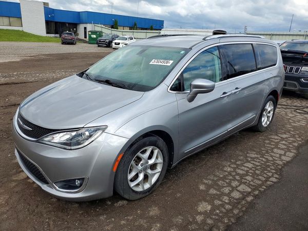 2017 CHRYSLER PACIFICA Touring L Plus