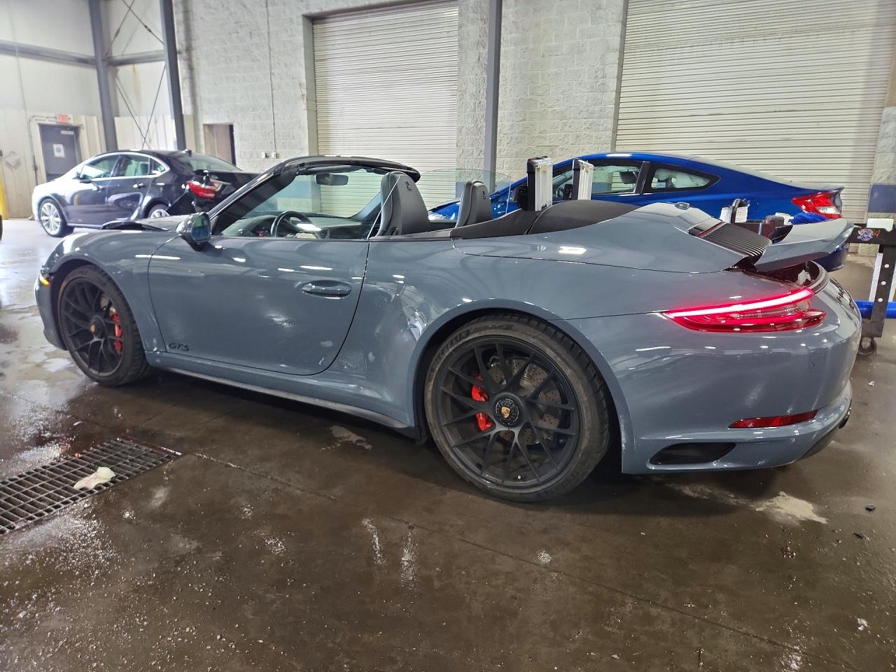 2018 PORSCHE 911