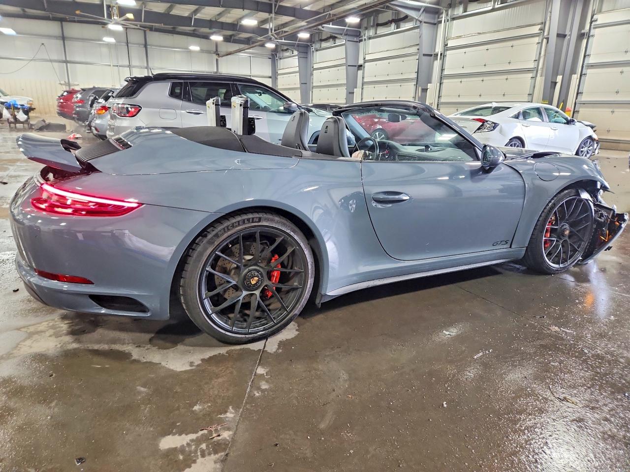 2018 PORSCHE 911