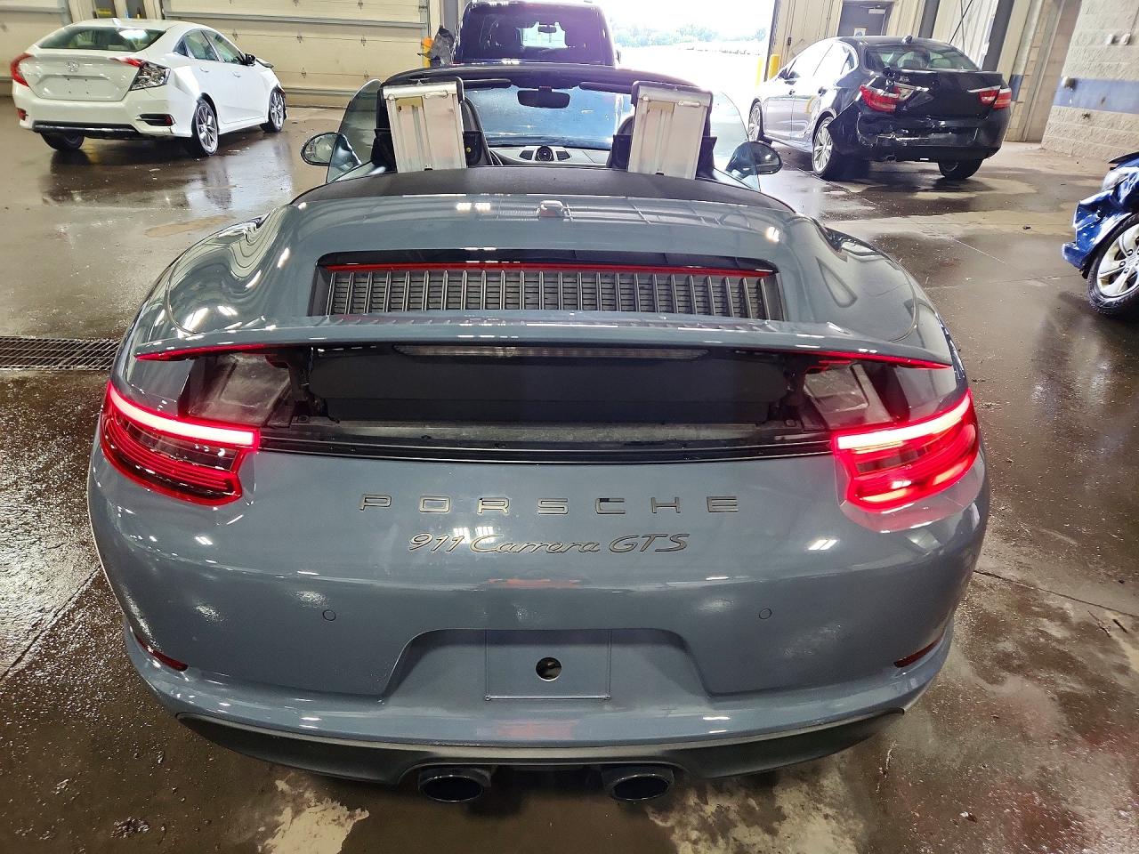 2018 PORSCHE 911