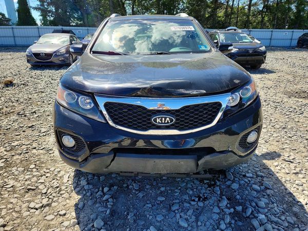 2013 KIA SORENTO Base / LX