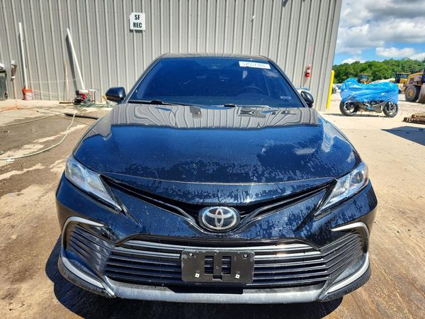 2024 TOYOTA CAMRY