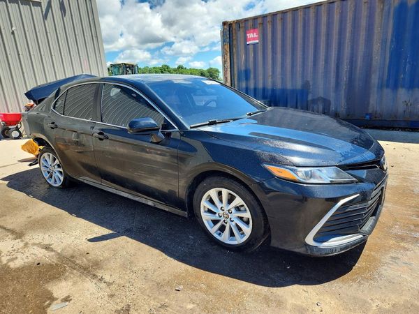 2024 TOYOTA CAMRY