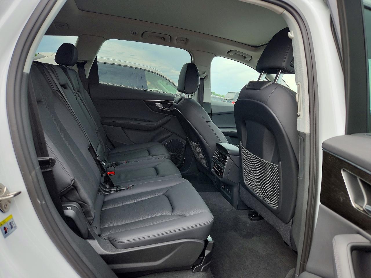 2023 AUDI Q7 quattro Premium Plus
