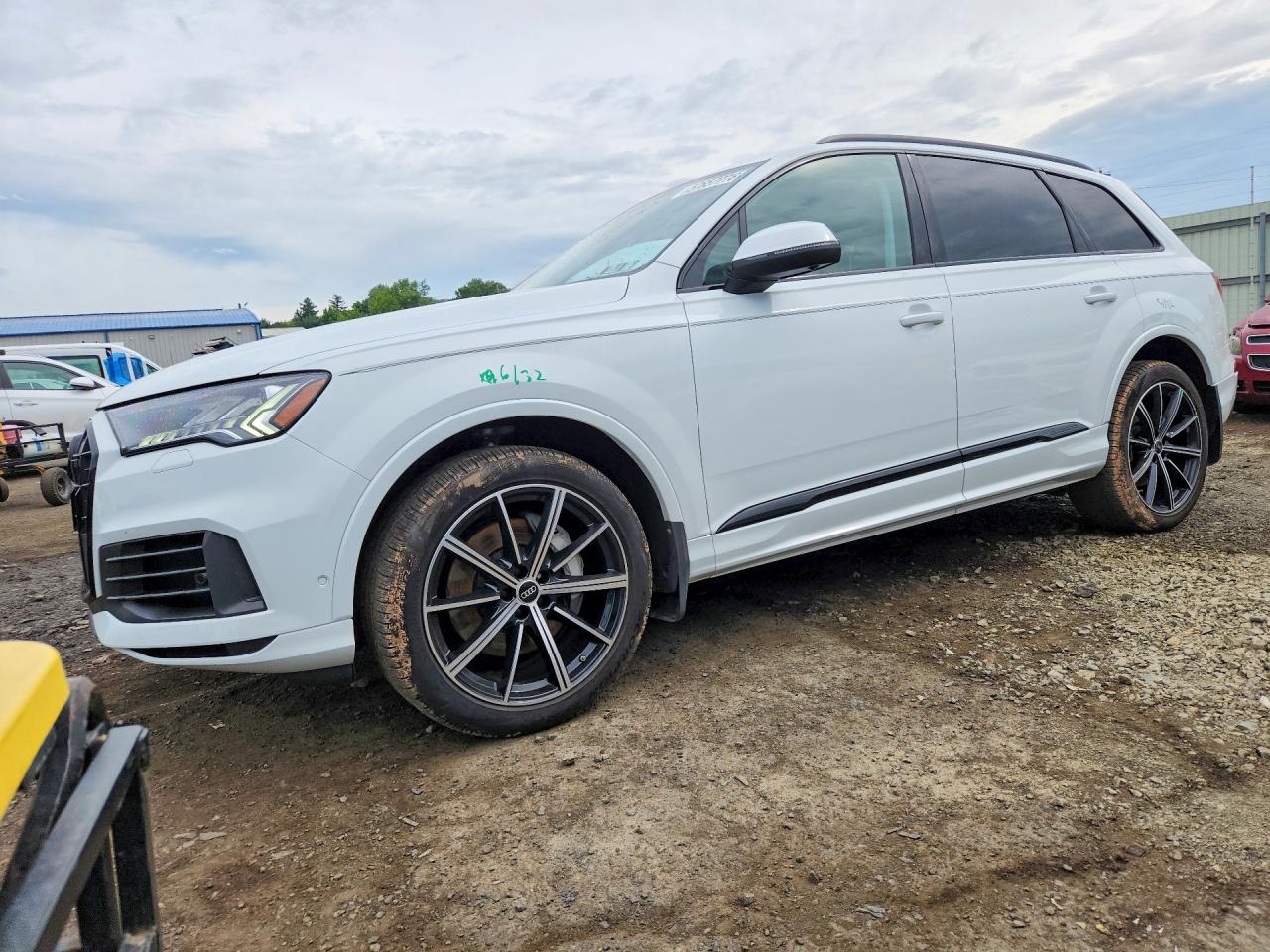 2023 AUDI Q7 quattro Premium Plus