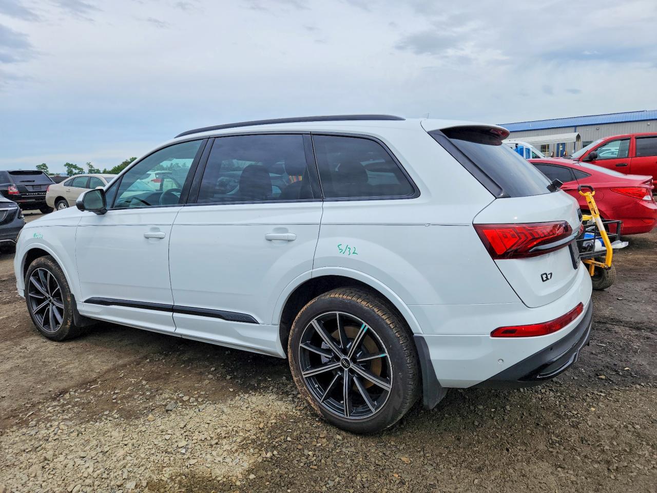 2023 AUDI Q7 quattro Premium Plus