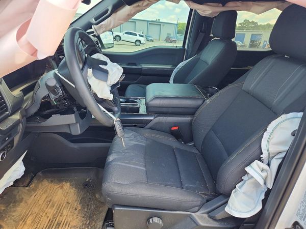 2025 FORD F150 STX