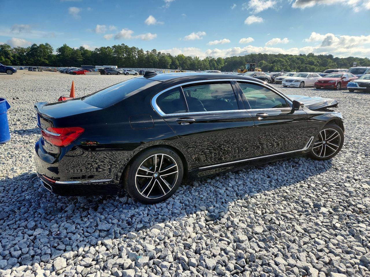 2016 BMW 750 xDrive