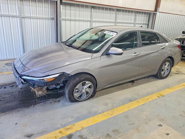 2024 HYUNDAI ELANTRA SE