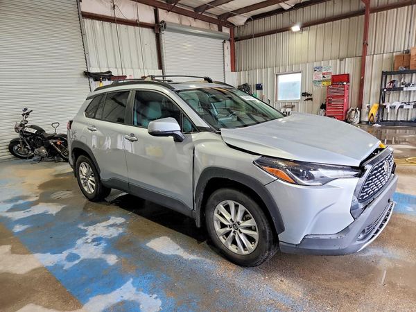 2024 TOYOTA COROLLA CROSS