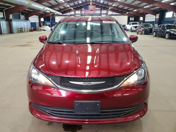 2020 CHRYSLER VOYAGER LXI