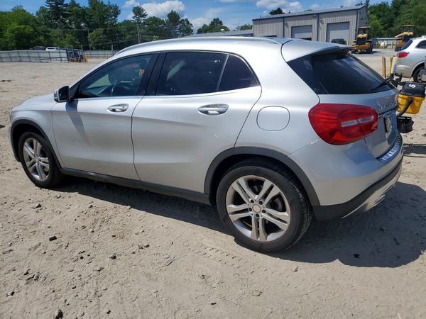 2015 MERCEDES-BENZ GLA