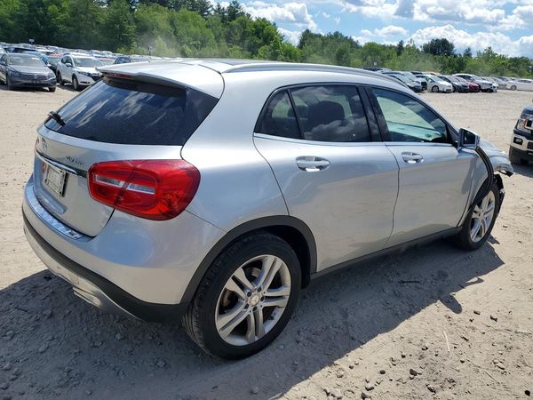 2015 MERCEDES-BENZ GLA