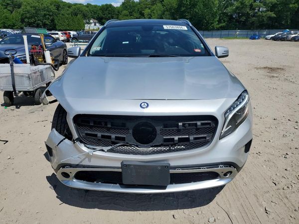 2015 MERCEDES-BENZ GLA
