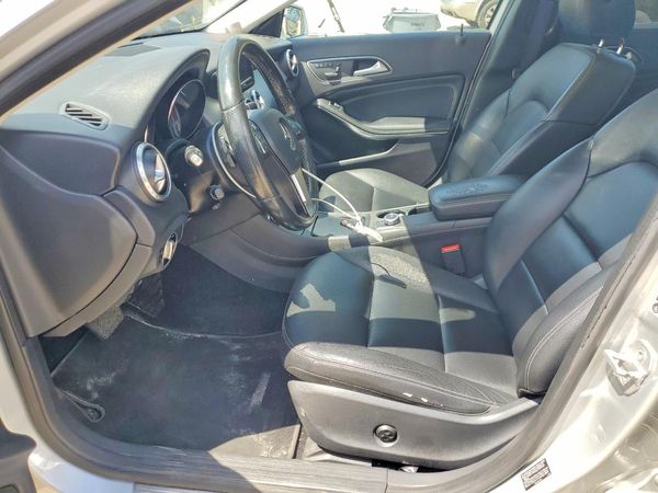 2015 MERCEDES-BENZ GLA