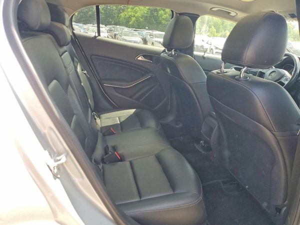 2015 MERCEDES-BENZ GLA