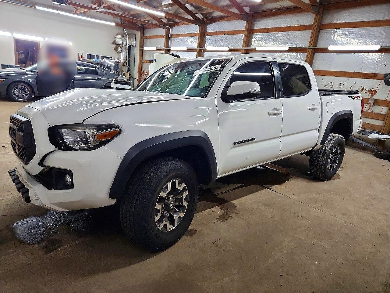 2019 TOYOTA TACOMA SR5