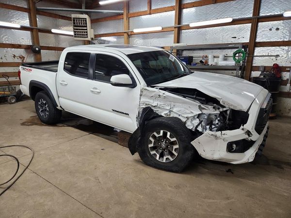 2019 TOYOTA TACOMA SR5