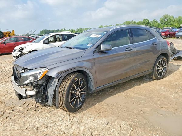 2015 MERCEDES-BENZ GLA
