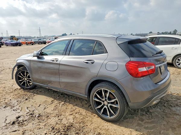 2015 MERCEDES-BENZ GLA