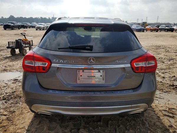 2015 MERCEDES-BENZ GLA