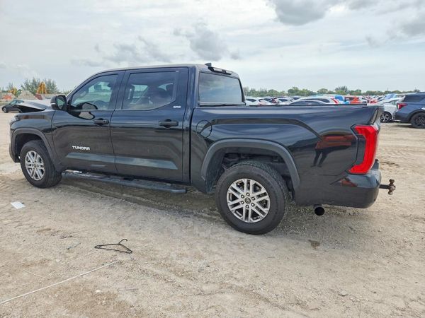 2022 TOYOTA TUNDRA SR5