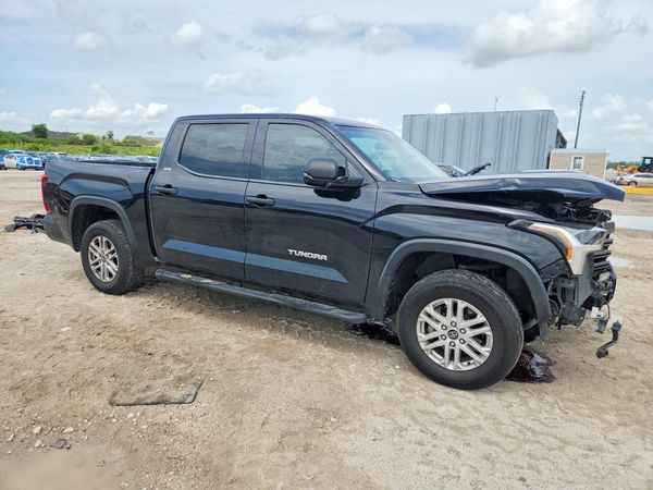 2022 TOYOTA TUNDRA SR5
