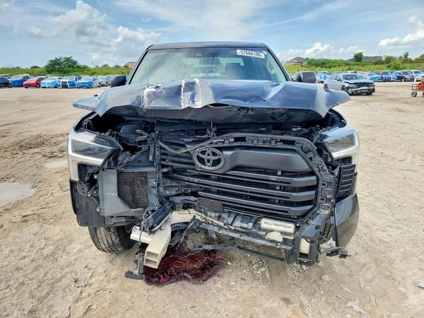2022 TOYOTA TUNDRA SR5