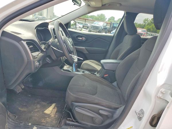 2019 JEEP CHEROKEE LATITUDE FWD