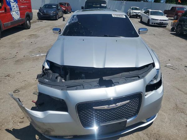 2020 CHRYSLER 300