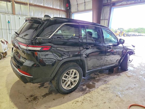 2024 JEEP GRAND CHEROKEE LAREDO 4X4
