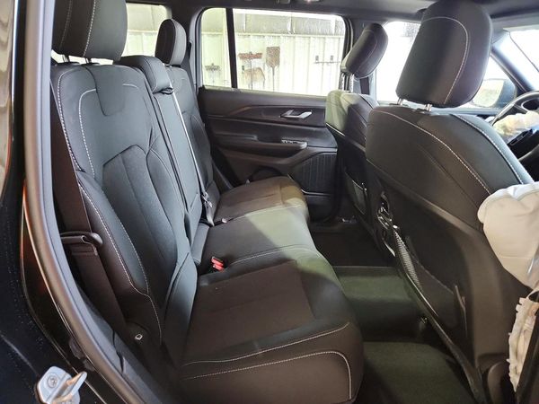 2024 JEEP GRAND CHEROKEE LAREDO 4X4