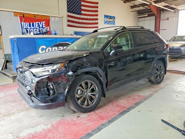 2022 TOYOTA RAV4 XLE Premium