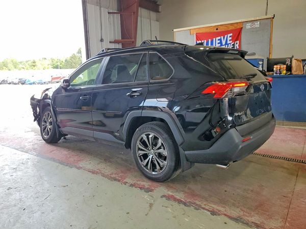 2022 TOYOTA RAV4 XLE Premium