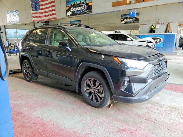 2022 TOYOTA RAV4 XLE Premium