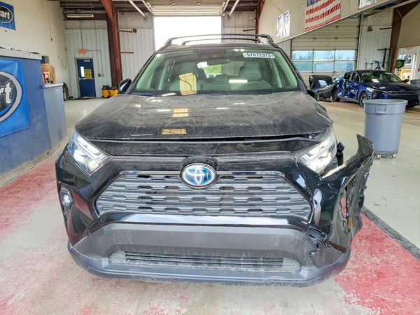 2022 TOYOTA RAV4 XLE Premium