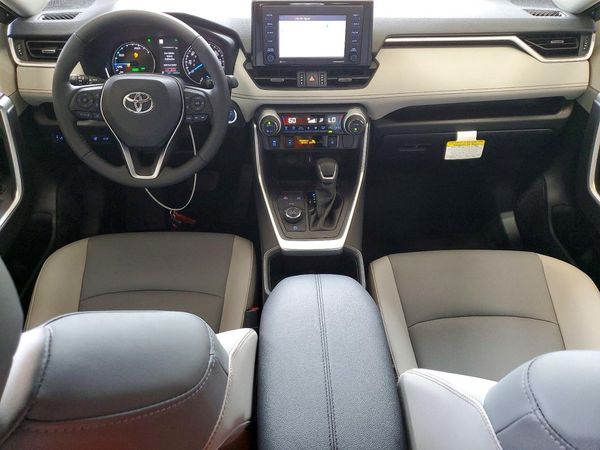 2022 TOYOTA RAV4 XLE Premium