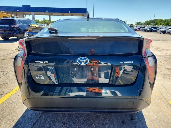 2016 TOYOTA PRIUS