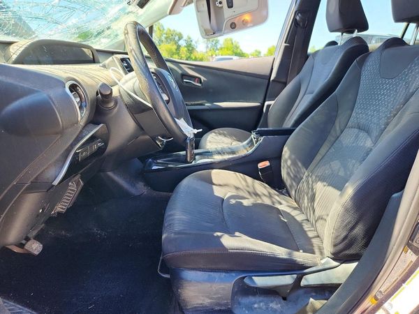 2016 TOYOTA PRIUS