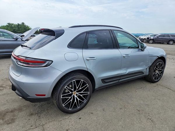 2022 PORSCHE MACAN